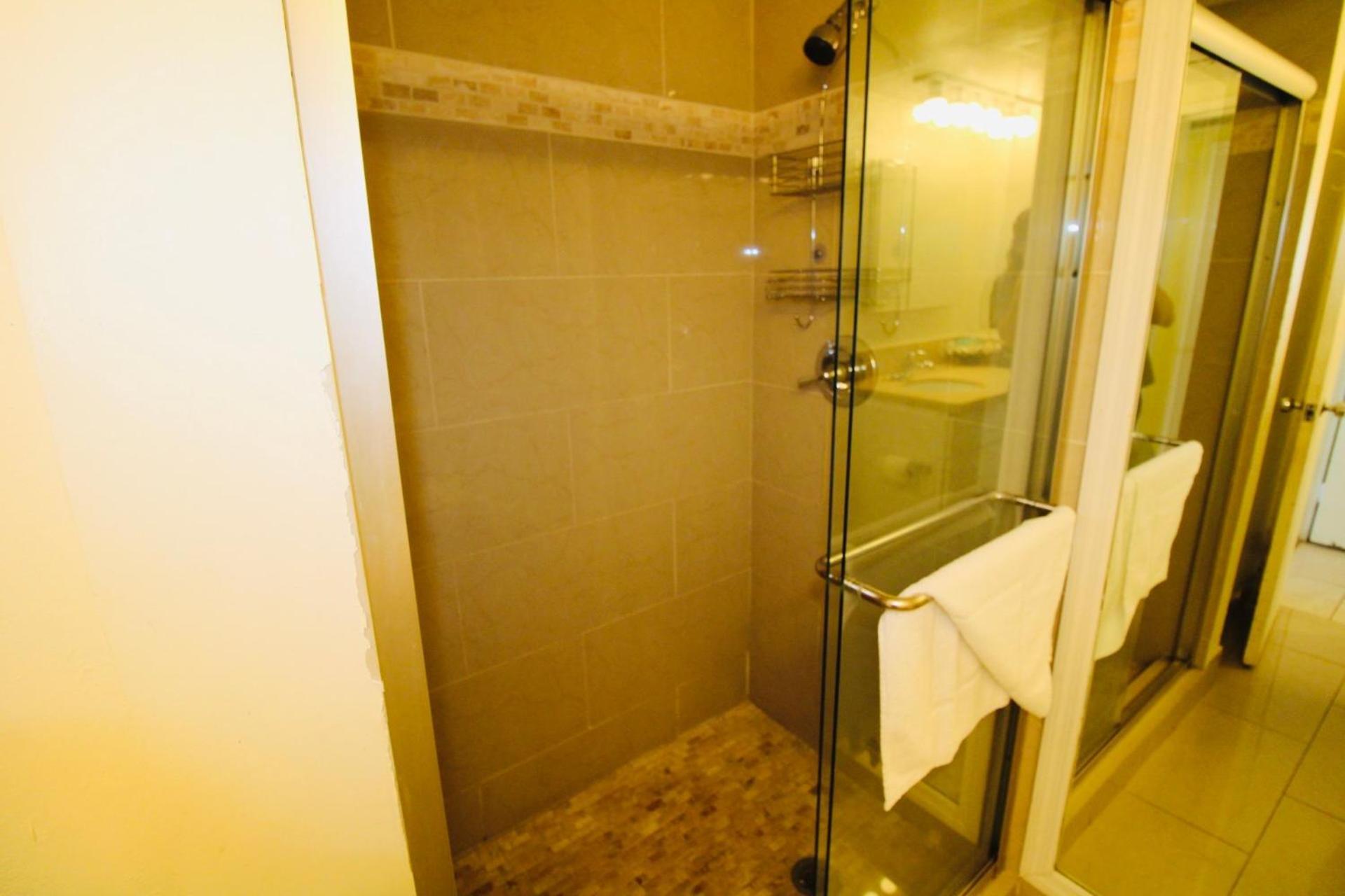 Alexander 1211 Beachfront Condo With Direct Beach Access, 2 Pools, Sauna, Gym Miami Beach Buitenkant foto